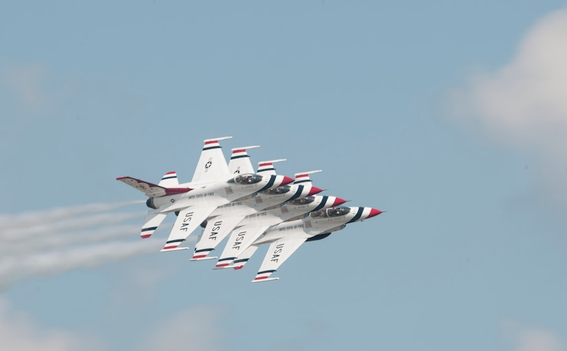 The U.S. Air Force Thunderbirds perform during an air show rehearsal Sept. 18, 2015 at Joint Base Andrews, Md.  The Thunderbirds will headline the 2015 JBA Air Show, Sept. 19, 2015. (U.S. Air Force photo by Senior Airman Dylan Nuckolls/Released)