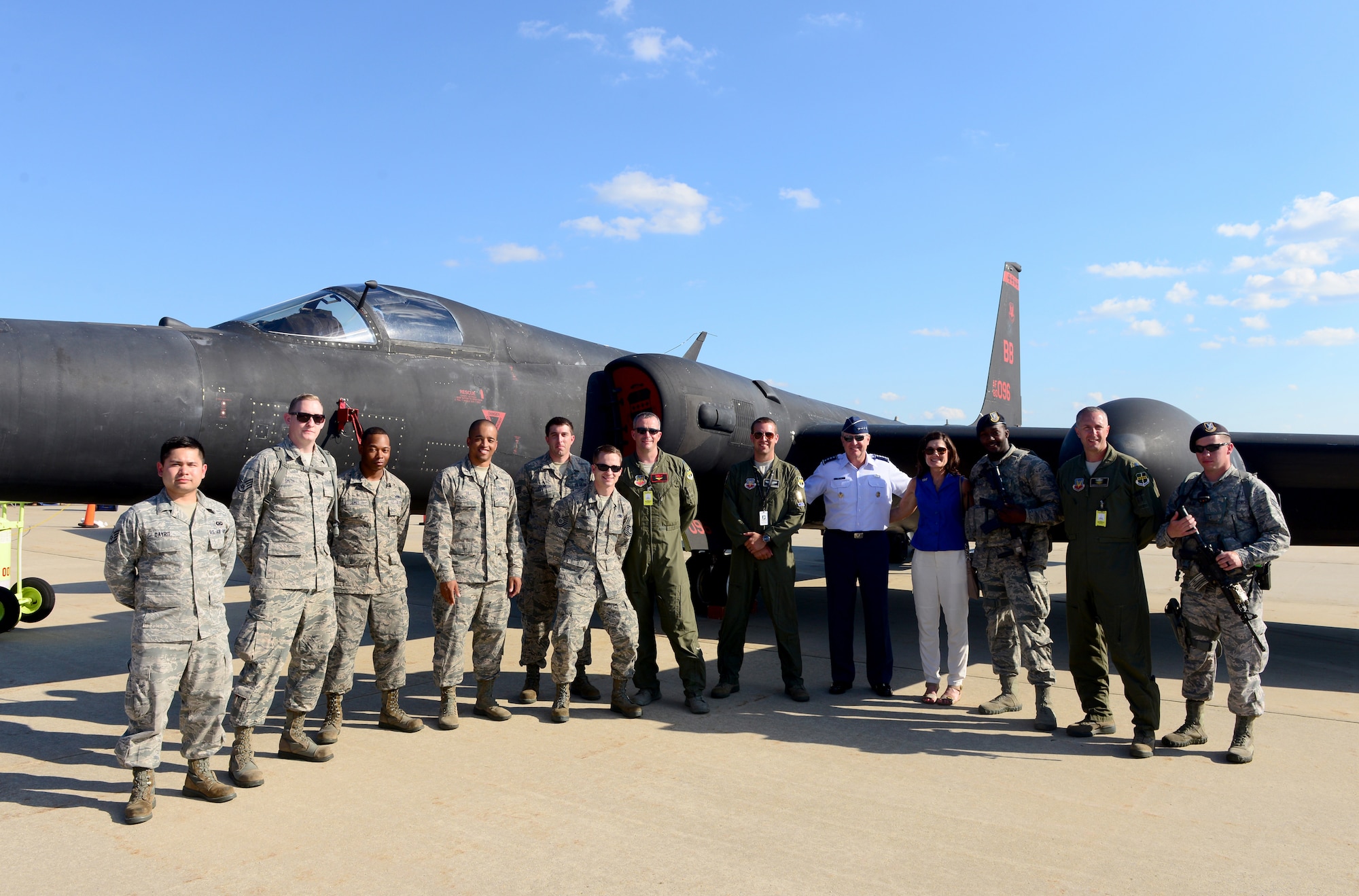 Air Force Chief of Staff Gen. Mark A. Welsh III, and his wife Betty, pose for a photo in front of a U-2 Dragon Lady with Airmen from the 9th Reconnaissance Wing, Beale Air Force Base, California, at Joint Base Andrews, Maryland, Sep. 19, 2015. Welsh individually thanked each Airmen in the photo, who are supporting the U-2 Dragon Lady during an air show at Joint Base Andrews. (U.S. Air Force photo by Senior Airman Bobby Cummings) 