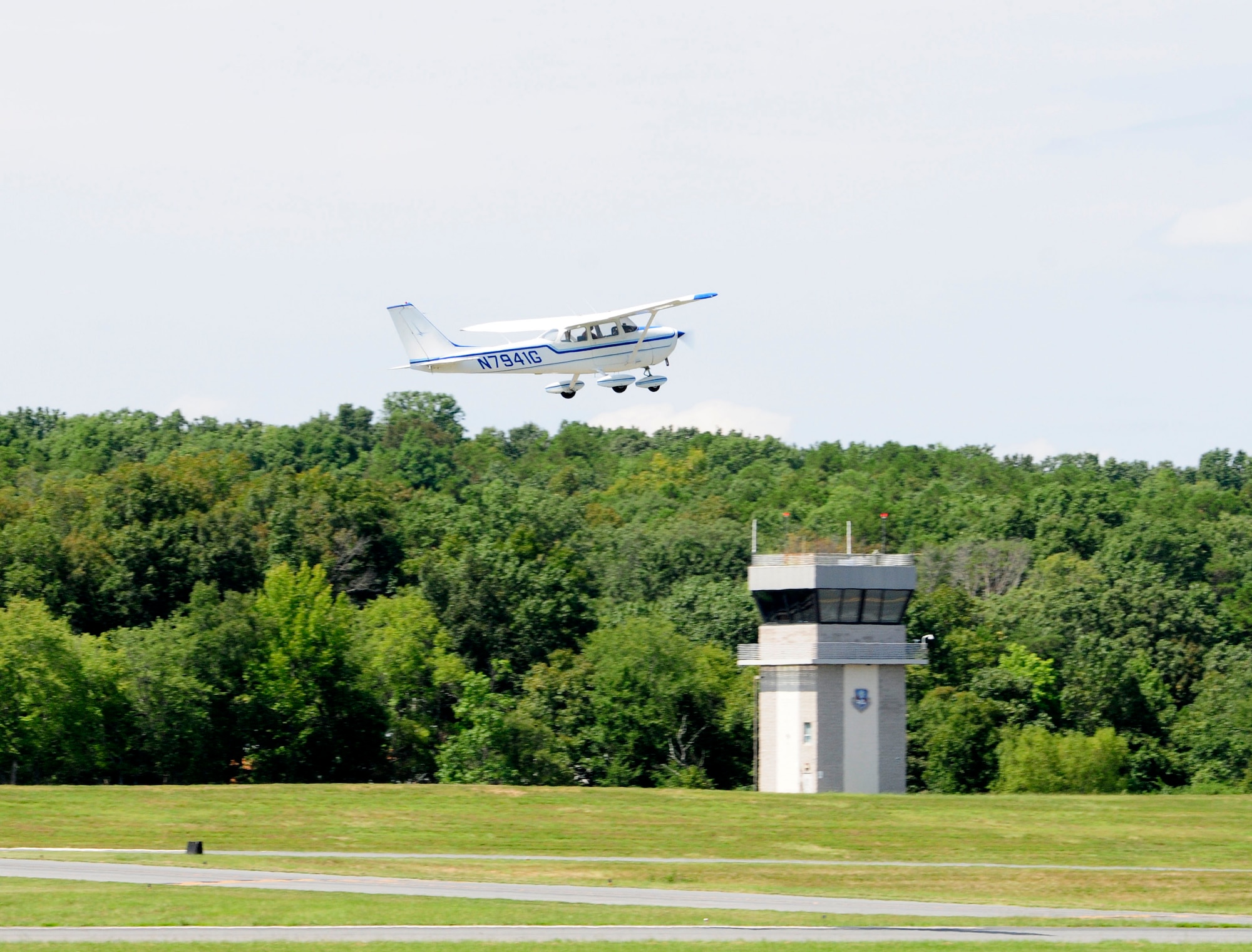 Aéroport avec tour de contrôle — Griffon