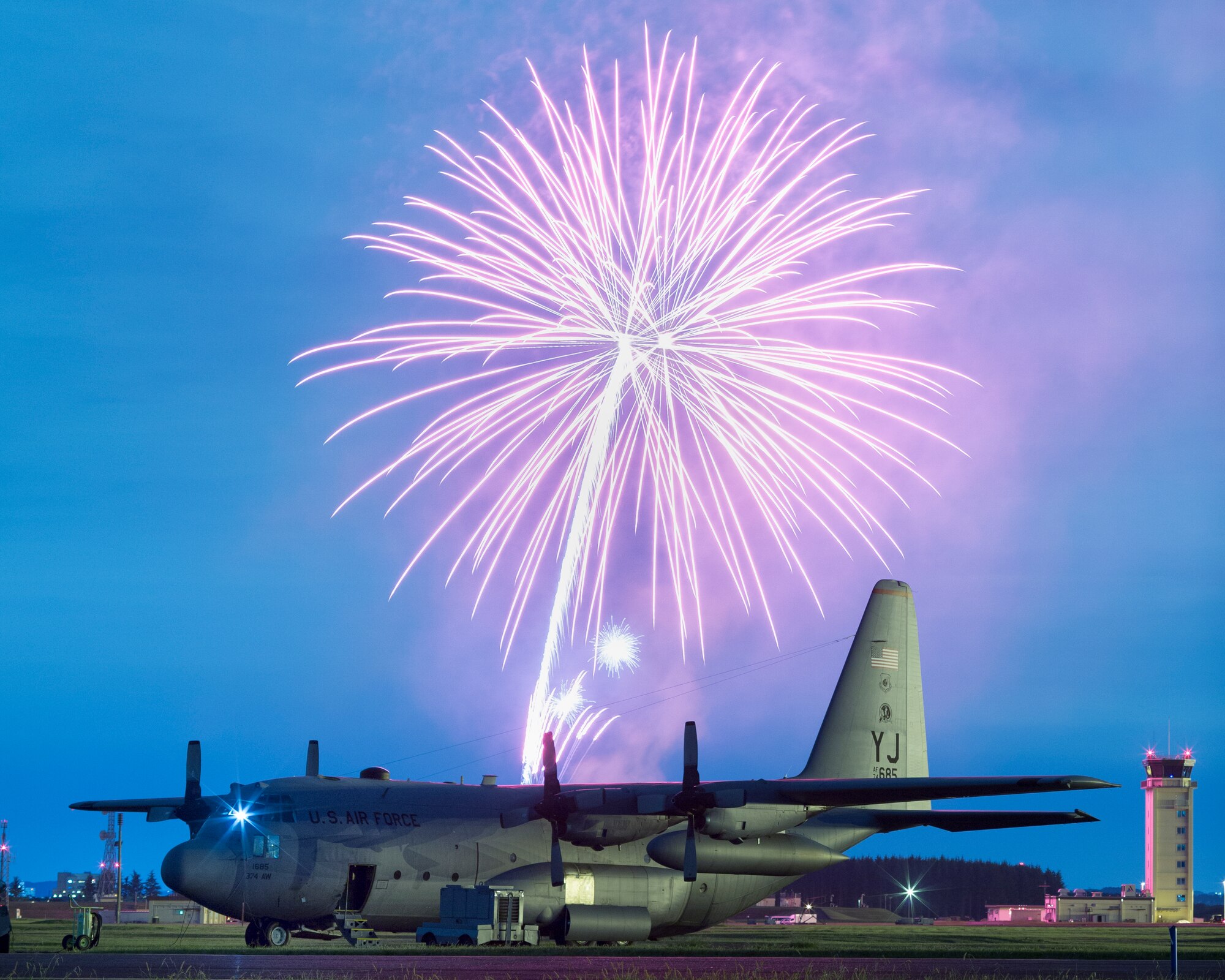 A fireworks display capped off the Yokota Air Base Japanese-American Friendship Festival Sept. 20, 2015. 185,000 visitors attended the festival designed to bolster the bi-lateral relationship shared between the United States and Japan. In addition to static displays and live music, the festival offered a variety of American and Japanese food. (U.S. Air Force photo by Osakabe Yasuo/Released) 