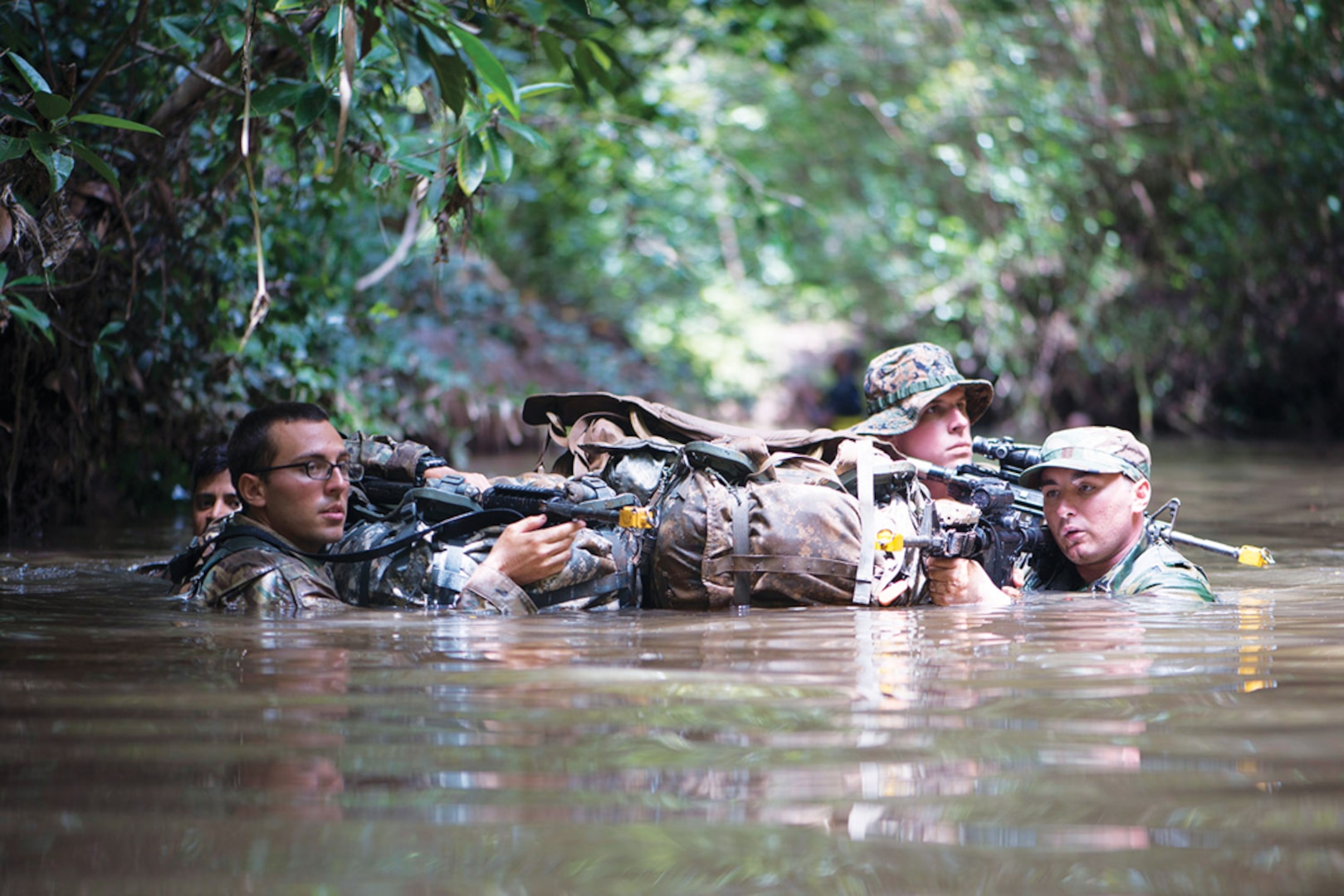 Hawaii Soldiers from 25th Infantry Division Trains Jungle Experts > U.S