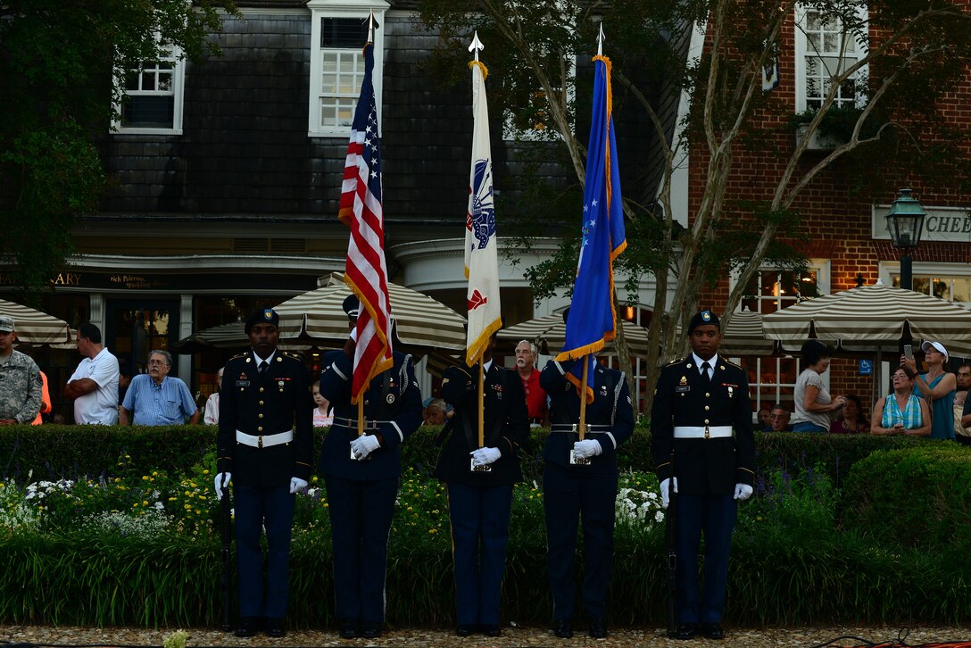 Joint Base Langley-Eustis, Va., Color Guardsmen and women presents the colors at the Constitution Day concert in Williamsburg, Va., Sept. 17, 2015. On Sept. 17, 1787, the United States’ Founding Fathers signed the U.S. Constitution, establishing the framework of our government and the freedoms Americans enjoy today. (U.S. Air Force photo by Senior Airman Kimberly Nagle/Released) 