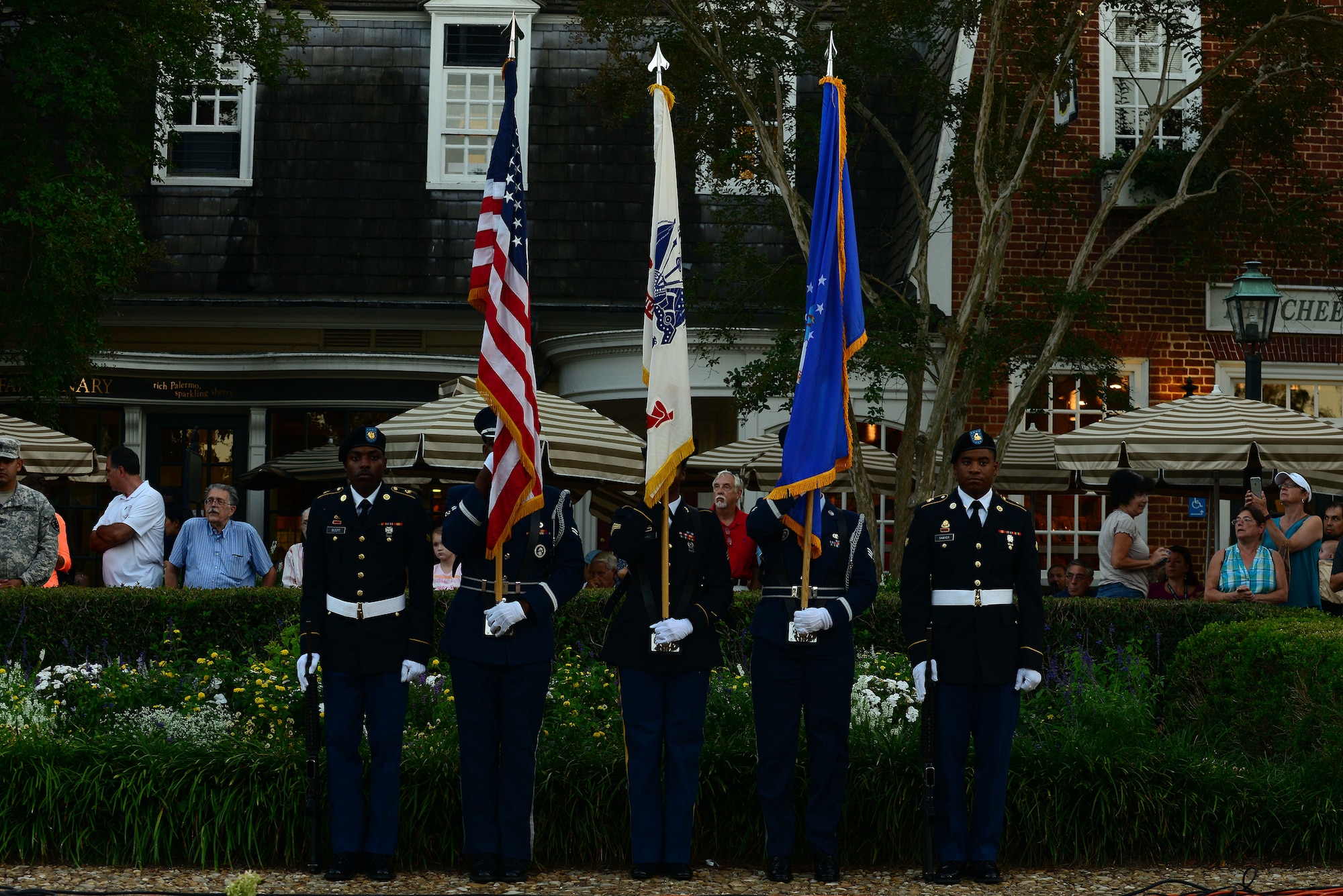 Joint Base Langley-Eustis, Va., Color Guardsmen and women presents the colors at the Constitution Day concert in Williamsburg, Va., Sept. 17, 2015. On Sept. 17, 1787, the United States’ Founding Fathers signed the U.S. Constitution, establishing the framework of our government and the freedoms Americans enjoy today. (U.S. Air Force photo by Senior Airman Kimberly Nagle/Released) 