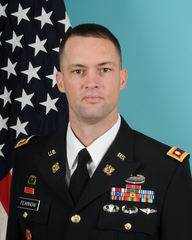 Army Lt. Col. Ryan D. Fearnow has been awarded the Defense Meritorious Service Medal for his achievements while serving as commander, Defense Logistics Agency Distribution Corpus Christi, Texas.