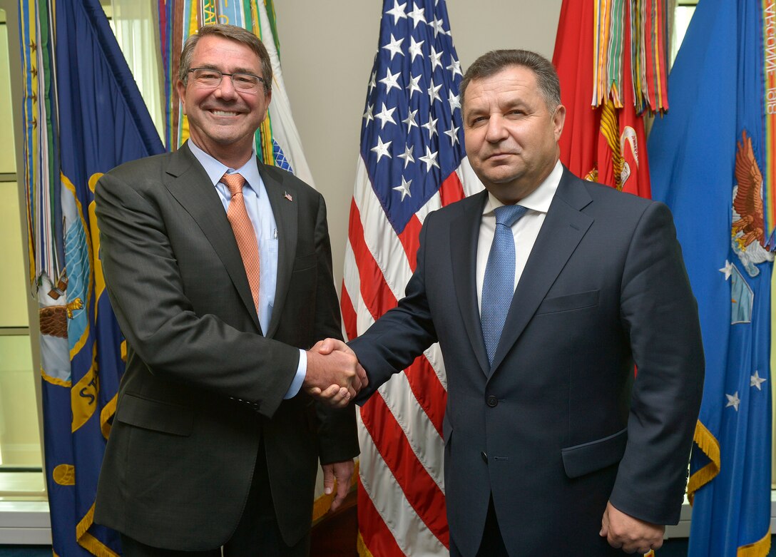 Defense Secretary Ash Carter, left, poses for a photo with Ukrainian Defense Minister Col.-Gen. Stepan Poltorak at the Pentagon, Sept. 24, 2015. DoD photo by Glenn Fawcett 