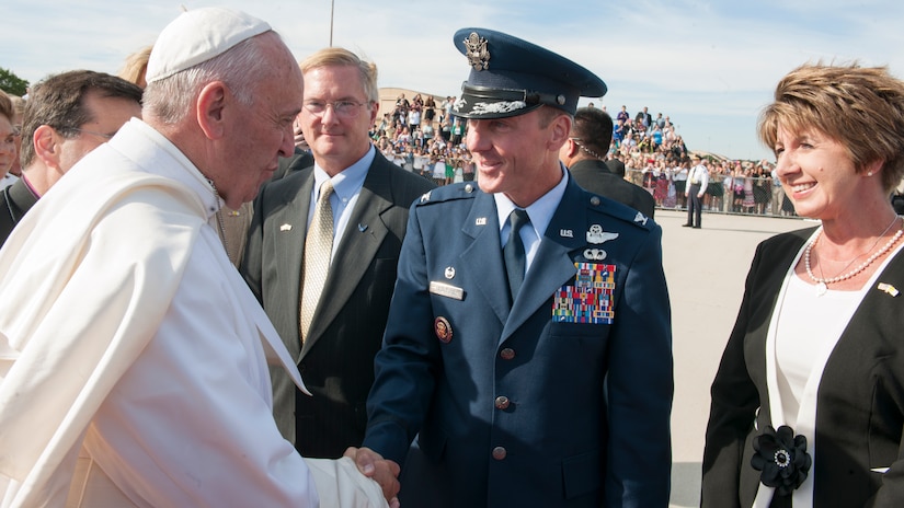 Col. Brad Hoagland, Joint Base Andrews commander, along with his wife Jill greet Pope Francis on the base flightline, Sept. 24, 2015. The pope will visit New York and Philadelphia during his U.S. trip before returning to Rome Sept. 27. (U.S. Air Force photo/Tech. Sgt. Robert Cloys)