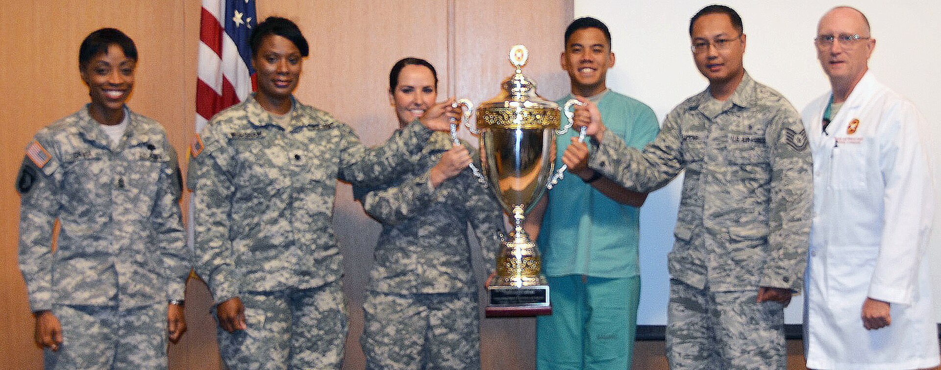 Houston Astros pitchers visit U.S. Army Institute of Surgical Research Burn  Center > Joint Base San Antonio > News