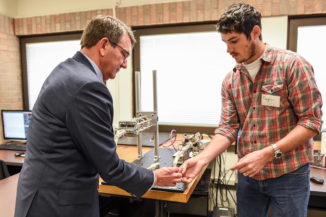 Defense Secretary Ash Carter, left, visits the Rehabilitation and Neuromuscular Robotics Lab at the University of Texas at Austin, March 31, 2016. DoD photo by U.S. Army Sgt. 1st Class Clydell Kinchen
