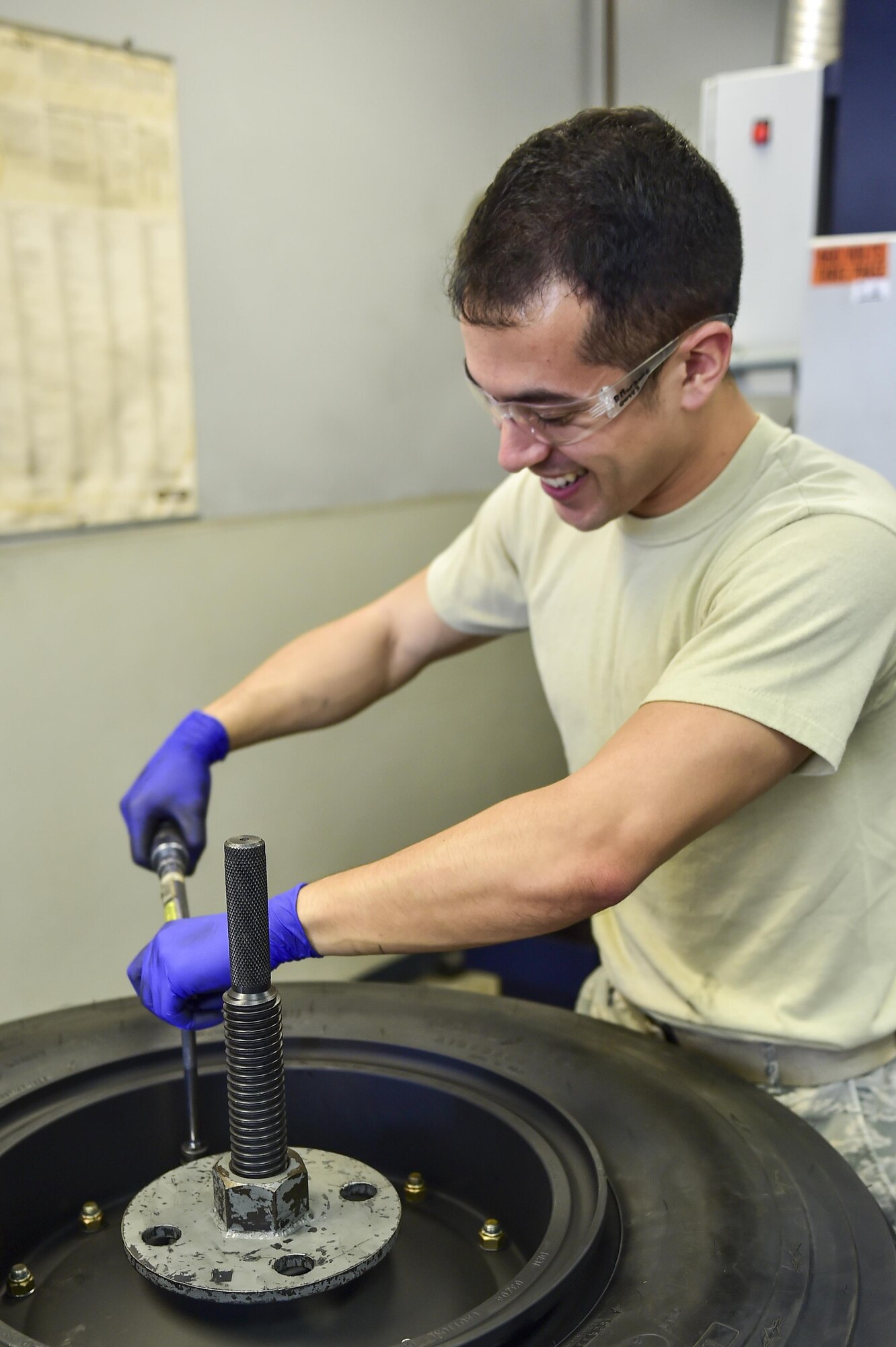 [Letter3 5] Tire Technician Hiring - c7bbfqk