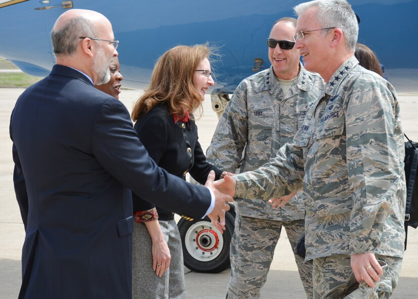 Gen. Paul J. Selva, Vice Chairman
of the Joint Chiefs of Staff, and his wife, Mrs. Ricki Selva, are welcomed
to Tinker Air Force Base today by Lt. Gen. Lee K. Levy II, Air Force
Sustainment Center commander, his wife Mrs. Rhonda Levy, center, Col.
Stephanie Wilson, 72 Air Base Wing commander, and her husband Scott. General
Selva and his wife are here to learn about the AFSC and Tinker’s
contribution to the nation's strategic nuclear deterrence and attend the
Tinker Community Dining Out, where the Vice Chairman will serve as the
featured speaker. (U.S. Air Force photo by Darren D. Heusel)
