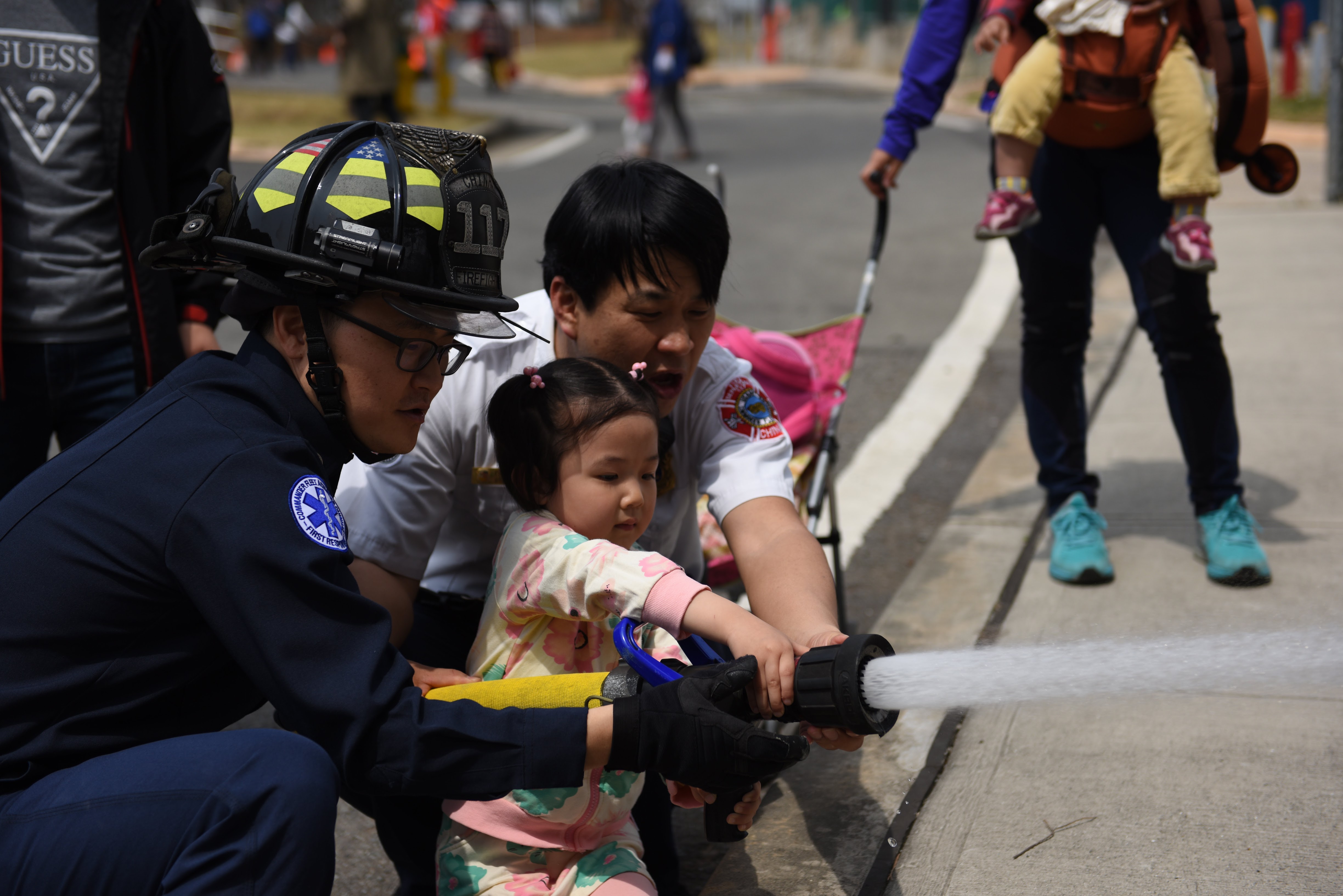 CFAC Opens Base to Jinhae Community > United States Navy > News Stories