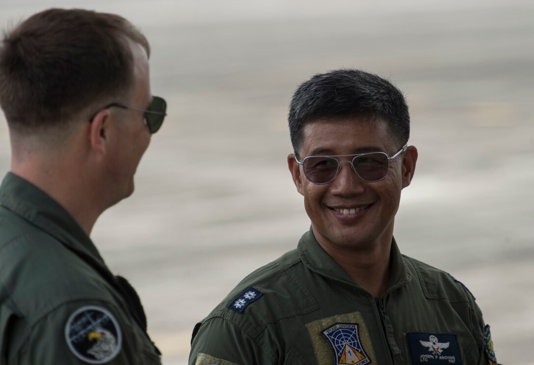 HIMARS KC130 loading during Balikatan 16