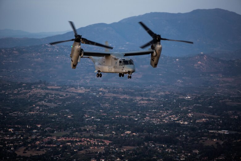 An MV-22B Osprey with Marine Medium Tiltrotor Squadron (VMM) 364 “Purple Foxes” flies over Southern California, April 5. Marines with VMM-364 and VMM-165 “White Knights” conducted division confined area landings before returning to their air stations. (U.S. Marine Corps photo by Sgt. Lillian Stephens/Released)