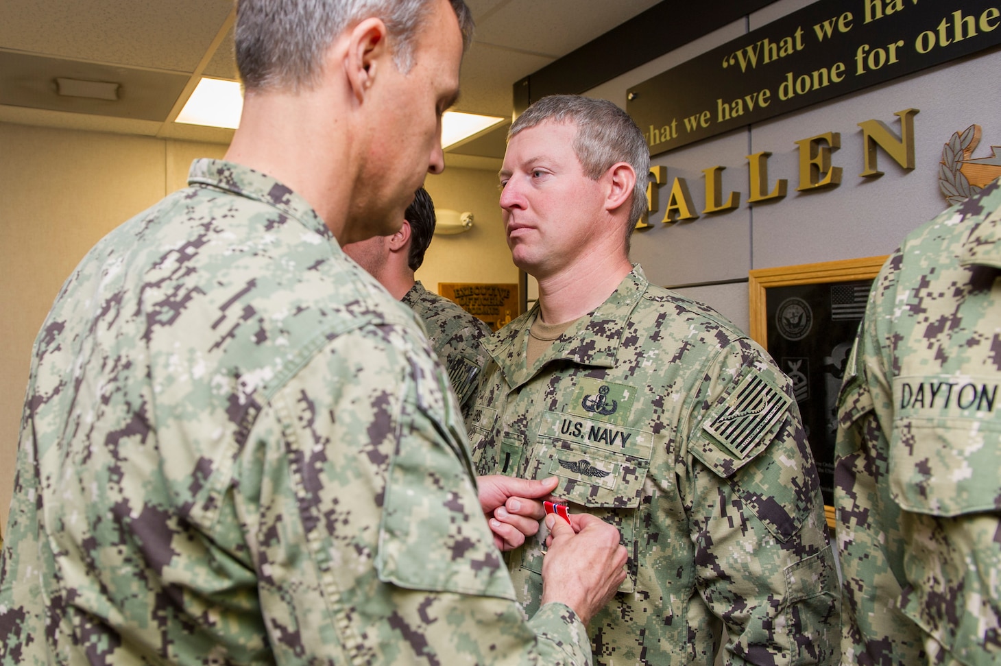 EODMU 2 Sailors Awarded Bronze Star Medal > United States Navy ...