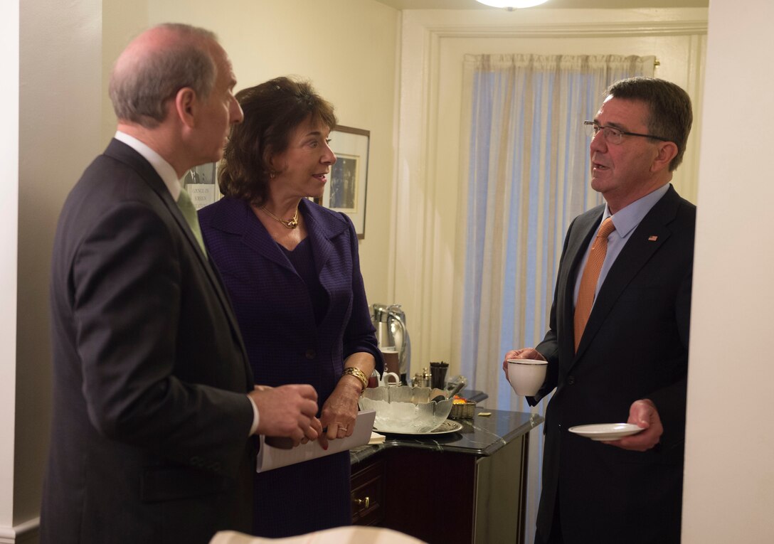Defense Secretary Ash Carter, right, speaks with Richard Haass, president of the Council on Foreign Relations, and Mary Boies, Council on Foreign Relations board member, before a speech and discussion on America's growing security network in the Asia-Pacific in New York City, April 8, 2016. DoD photo by Navy Petty Officer 1st Class Tim D. Godbee