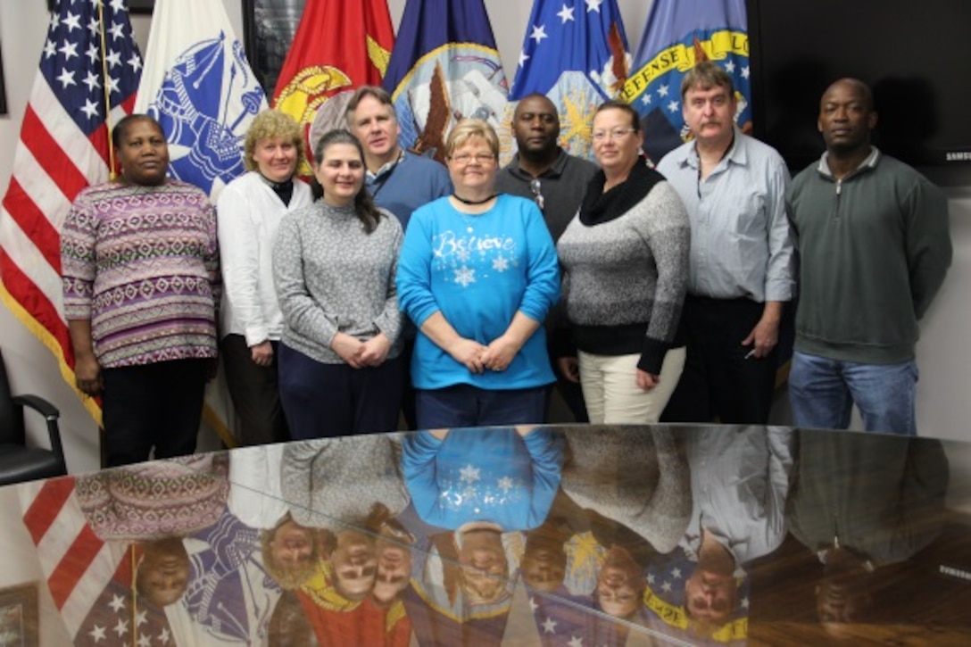 Defense Logistics Agency Distribution Susquehanna’s, Shipment Planning Team has been awarded the Team of the Quarter for outstanding customer support and stewardship of resources.   