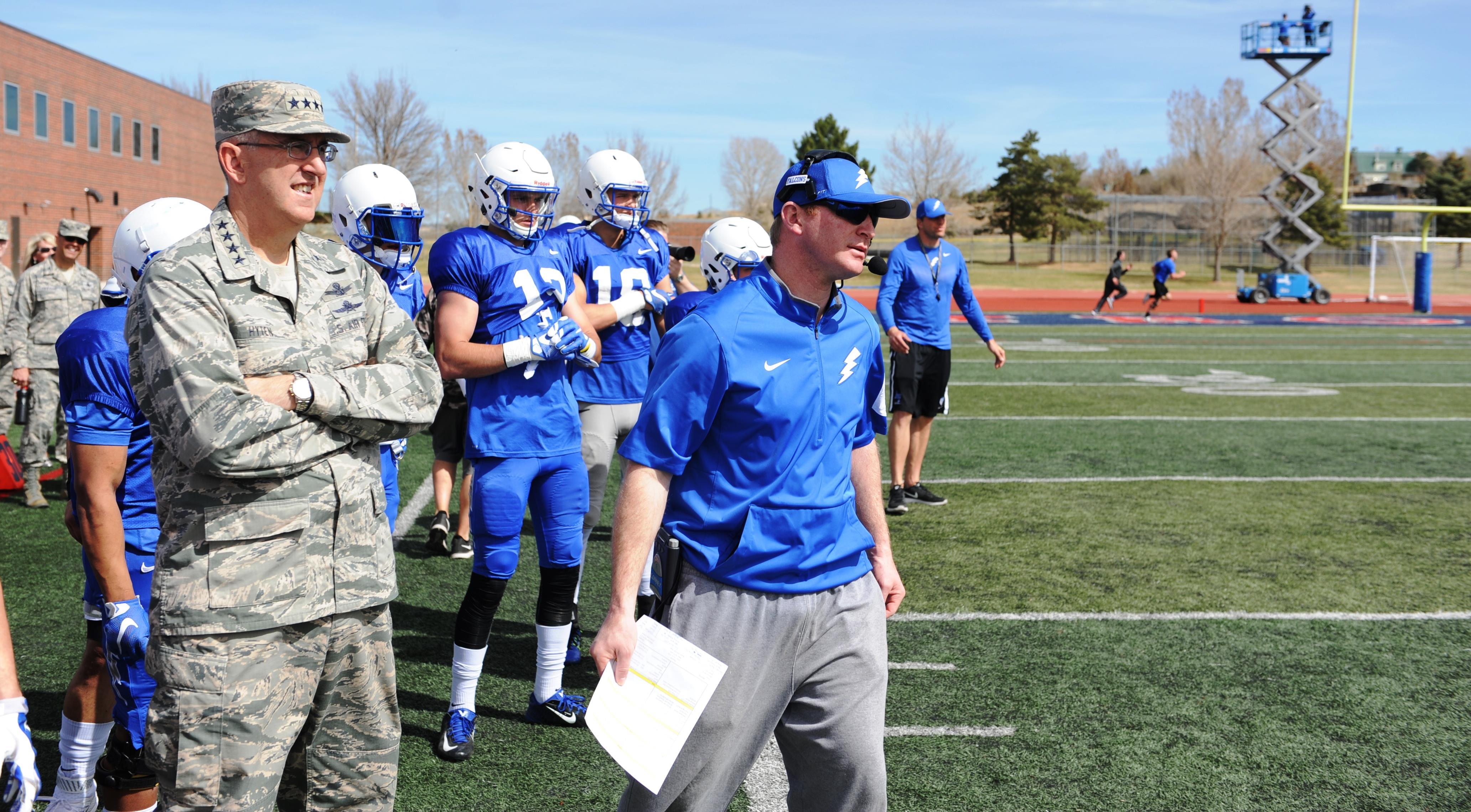 Academy athletes connect with community > United States Air Force