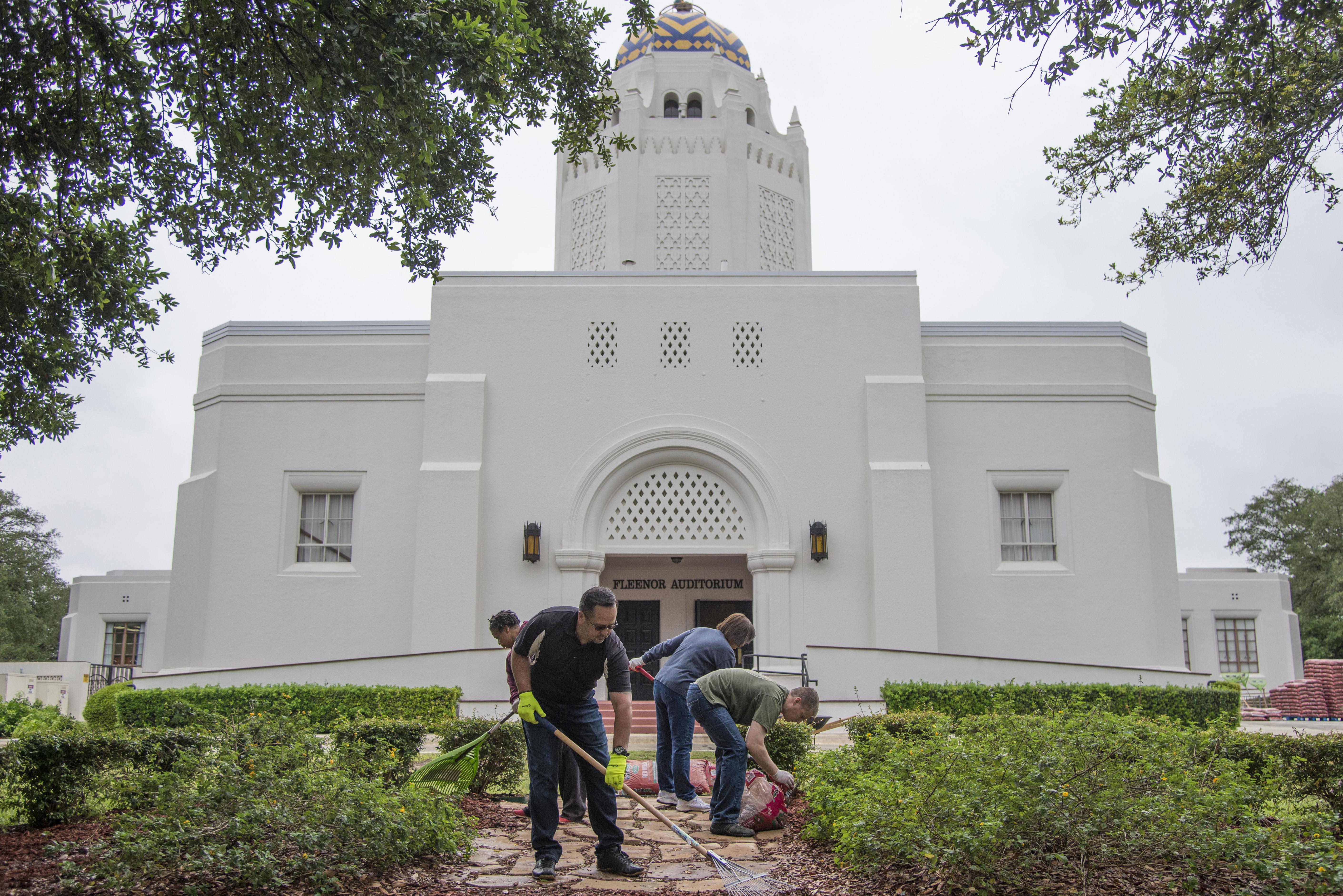 Joint Base San Antonio Cleans Up For Proud Week Joint Base San 