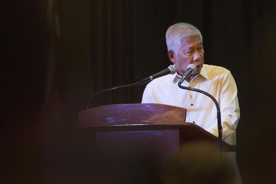Philippine Defense Secretary Voltaire Gazmin delivers remarks during the closing ceremony of Exercise Balikatan 2016 in Manila, Philippines, April 15, 2016. DoD photo by Air Force Senior Master Sgt. Adrian Cadiz