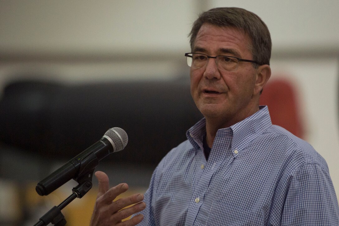 Defense Secretary Ash Carter speaks to U.S. airmen and soldiers at Al-Dhafra Air Base in the United Arab Emirates, April 16, 2016. On his trip, Carter will visit the United Arab Emirates and Saudi Arabia to help accelerate the lasting defeat of the Islamic State of Iraq and the Levant, and participate in the U.S. Gulf Cooperation Council defense meeting. DoD photo by Air Force Senior Master Sgt. Adrian Cadiz