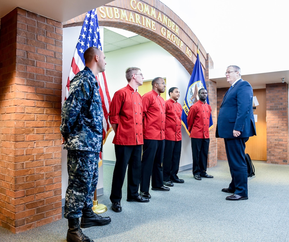 Deputy Defense Secretary Bob Work speaks with sailors at Submarine Group 10 Headquarters at Naval Submarine Base Kings Bay, Ga., April 15, 2016. DoD photo by U.S. Army Sgt. 1st Class Clydell Kinchen