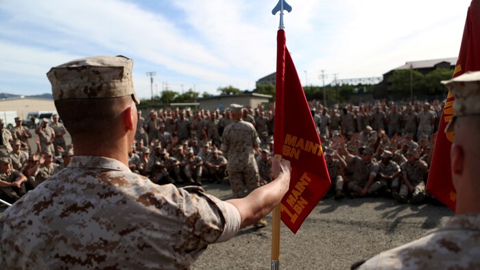 U.S. Marine Lt. Gen. David A. Berger speaks to the Marines of 1st Maintenance Battalion, Combat Logistics Regiment 15, 1st Marine Logistics Group, after a demonstration on 3-D printing technology at Marine Corps Base Camp Pendleton, California, April 6, 2016. Berger is the commanding general of I Marine Expeditionary Force. The battalion demonstrated the potential of 3-D printing capabilities to the commanders of I MEF and 1st MLG. Still in the testing phase with the printers, the battalion has already discovered endless possibilities as to how they can integrate the technology into their mission. 