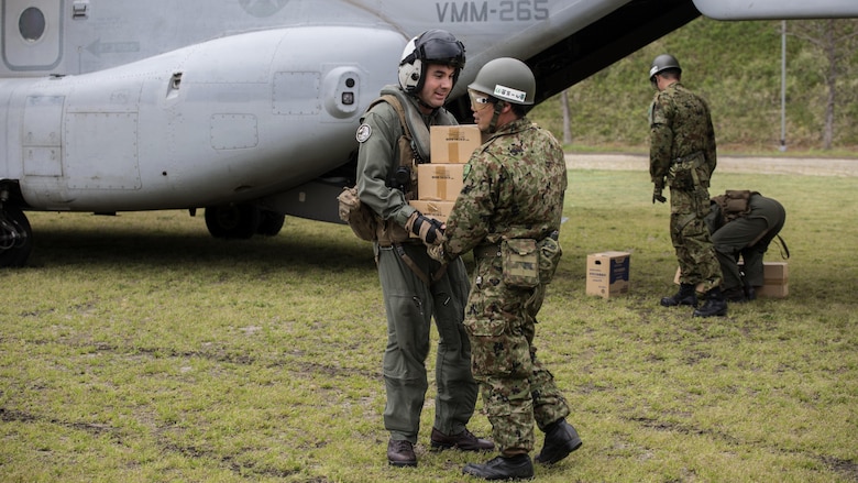 Marines with Marine Medium Tiltrotor Squadron 265 (Reinforced), 31st Marine Expeditionary Unit, assists the government of Japan in supporting those affected by recent earthquakes in Kumamoto, Japan, April 18, 2016. VMM-265 picked up supplies from Japan Ground Self-Defense Force Camp Takayubaru and delivered them to Hakusui Sports Park in the Kumamoto Prefecture. The long-standing relationship between Japan and the U.S. allows U.S. military forces in Japan to provide rapid, integrated support to the Japan Self-Defense Forces and civil relief efforts. 