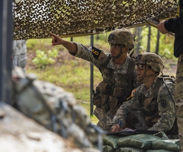 Captain (USA) Dave Mathews and First Lieutenant (USA) Colton Barber of the 25th Infantry Division perform orienteering in the 33rd annual David E. Grange, Jr. Best Rangers Competition (BRC) 2016 in Fort Benning, Georgia (USA), on April 16, 2016.

Photo: Cpl Alana Morin, Canadian Forces Joint Imagery Centre
RE16-2016-0004-02