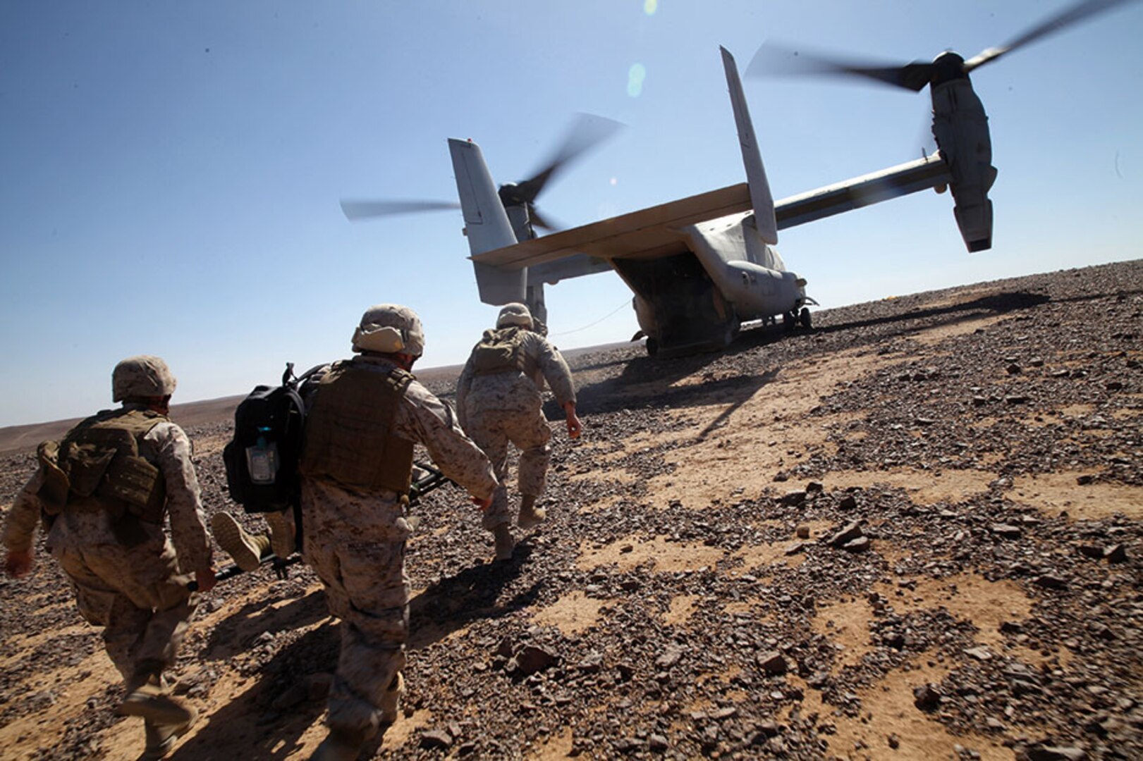 U.S. Navy Sailors perform casualty evacuation training in preparation for Exercise Eager Lion 15 in Jordan, May 3, 2015.