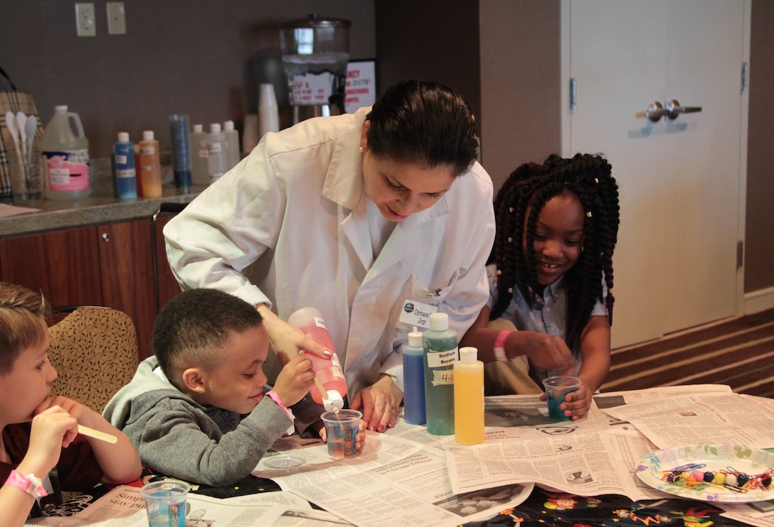 While service members and families of the 3rd Army Augmentation attended their briefings during the Yellow Ribbon event held in Chicago, Illinois, April 15-17, 2016, the program provided childcare with agenda such as mad science interactive experience (photo), arts and crafts, music and movement, and free play with toys and board games.