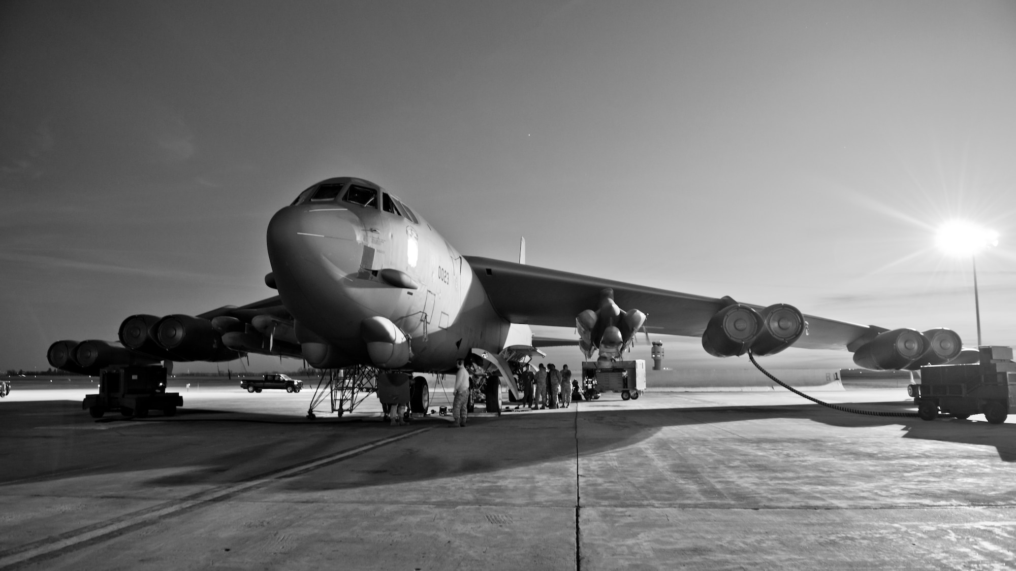 A B-52H Stratofortress with AGM-86B cruise missiles sits on the flightline at Minot Air Force Base, N.D., April 12, 2016 during Exercise Constant Vigilance. Constant Vigilance is an annual Air Force Global Strike Command exercise designed to train and test the command’s ability to perform its mission. (U.S. Air Force photo/Airman 1st Class J.T. Armstrong)