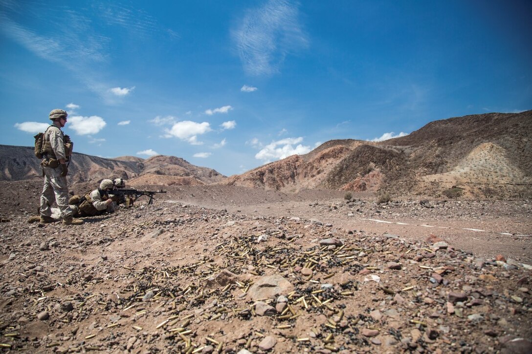 U.S. Marines with the 13th Marine Expeditionary Unit, conduct weapons familiarization training and drills on Range TC-02 during Western Pacific Deployment 16-1, Djibouti, Africa, April 17, 2016. The 13th MEU is deployed in support of maritime security operations and theater cooperation efforts in the U.S. 5th fleet area of operations (U.S. Marine Corps photo by Sgt. Hector de Jesus/RELEASED)