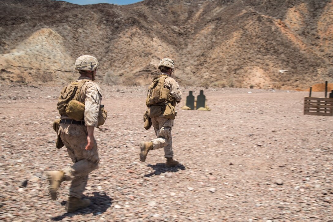 U.S. Marines with the 13th Marine Expeditionary Unit, conduct weapons familiarization training and drills on Range TC-02 during Western Pacific Deployment 16-1, Djibouti, Africa, April 17, 2016. The 13th MEU is deployed in support of maritime security operations and theater cooperation efforts in the U.S. 5th fleet area of operations (U.S. Marine Corps photo by Sgt. Hector de Jesus/RELEASED)