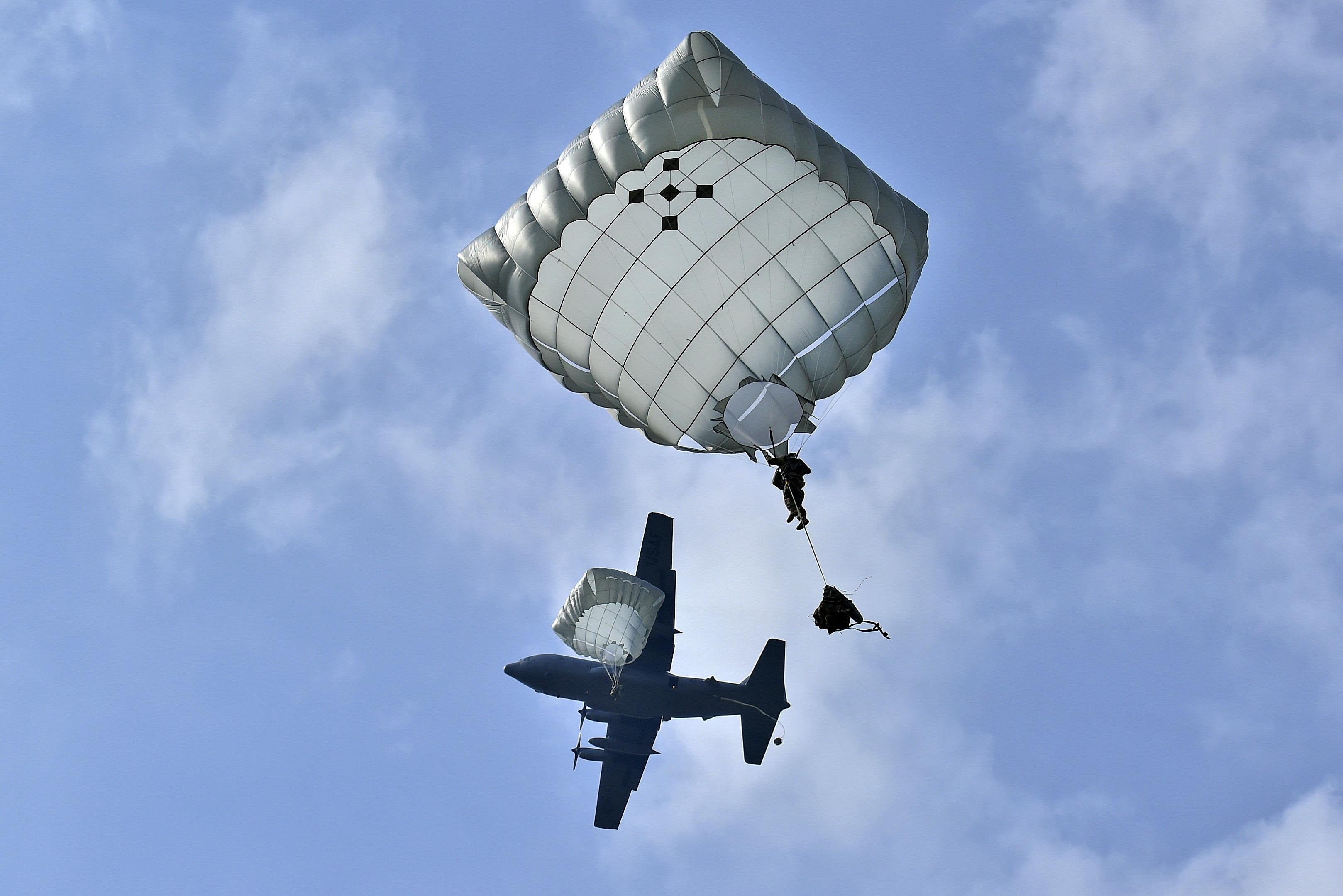 Paratroopers Carry Reserve Chutes And Sometimes Flota vrogue.co
