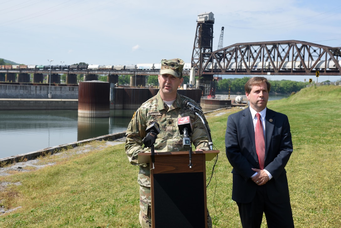 Lt. Col. Stephen Murphy, U.S. Army Corps of Engineers Nashville District commander, addresses the media April 25, 2016 in Chattanooga, Tenn., about the resumption of the Chickamauga Lock Replacement Project with a $3.1 million cofferdam stabilization project.