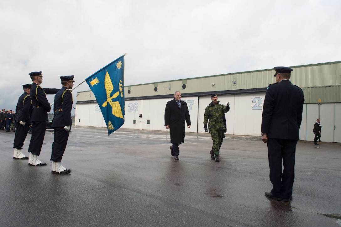 Deputy Defense Secretary Bob Work arrives at the Swedish Air Force base in Ronneby, Sweden, April 27, 2016. Work is on a weeklong trip to Sweden and Belgium to meet with regional leaders and NATO officials. DoD photo by Navy Petty Officer 1st Class Tim D. Godbee