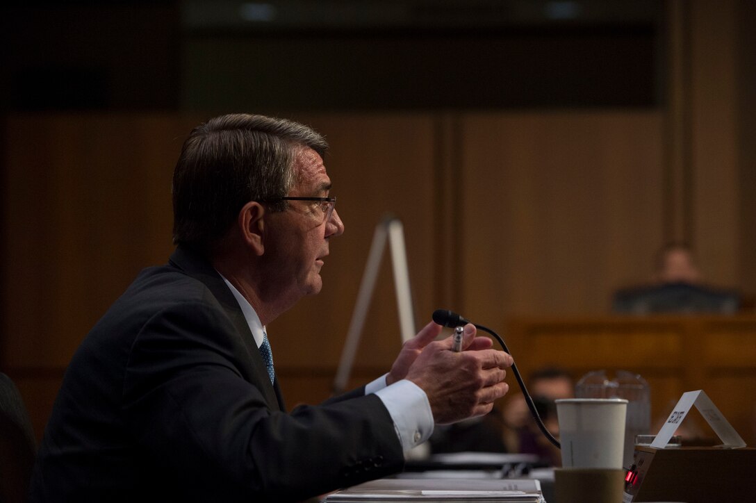 Defense Secretary Ash Carter testifies on counter-Islamic State of Iraq and the Levant operations and Middle East strategy before the Senate Armed Services Committee in Washington, D.C., April 28, 2016. DoD photo by Air Force Master Sgt. Adrian Cadiz