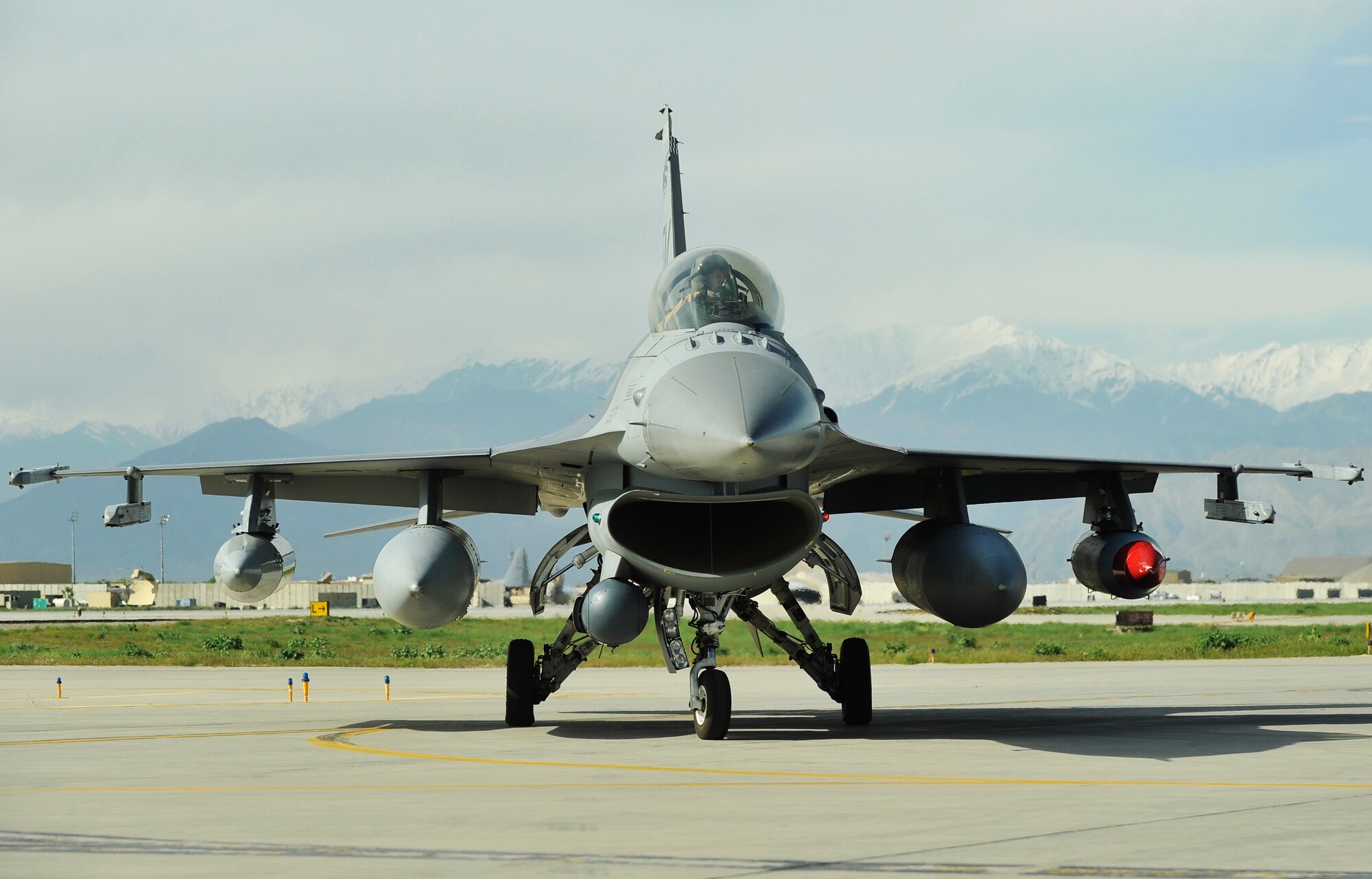 An F-16 assigned to the 457th Expeditionary Fighter Squadron taxis on the flightline at Bagram Airfield, Afghanistan, 27 April, 2016. The F-16 Fighting Falcon is a compact, multi-role fighter aircraft capable of providing close air support to U.S. and coalition forces on the ground. (U.S. Air Force photo by Capt. Korey Fratini/released)