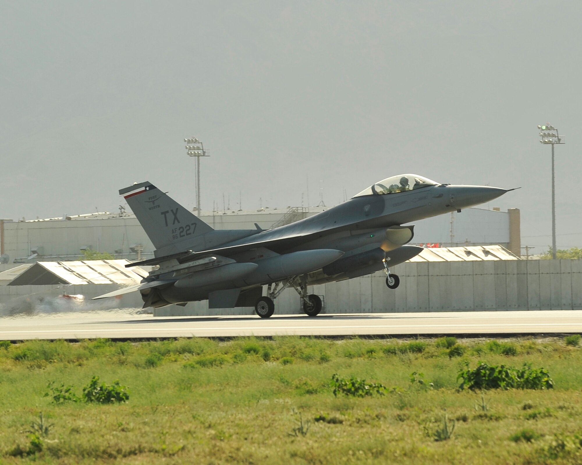 An F-16 assigned to the 457th Expeditionary Fighter Squadron taxis on the flightline at Bagram Airfield, Afghanistan, 27 April, 2016. The F-16 Fighting Falcon is a compact, multi-role fighter aircraft capable of providing close air support to U.S. and coalition forces on the ground. (U.S. Air Force photo by Capt. Korey Fratini/released)