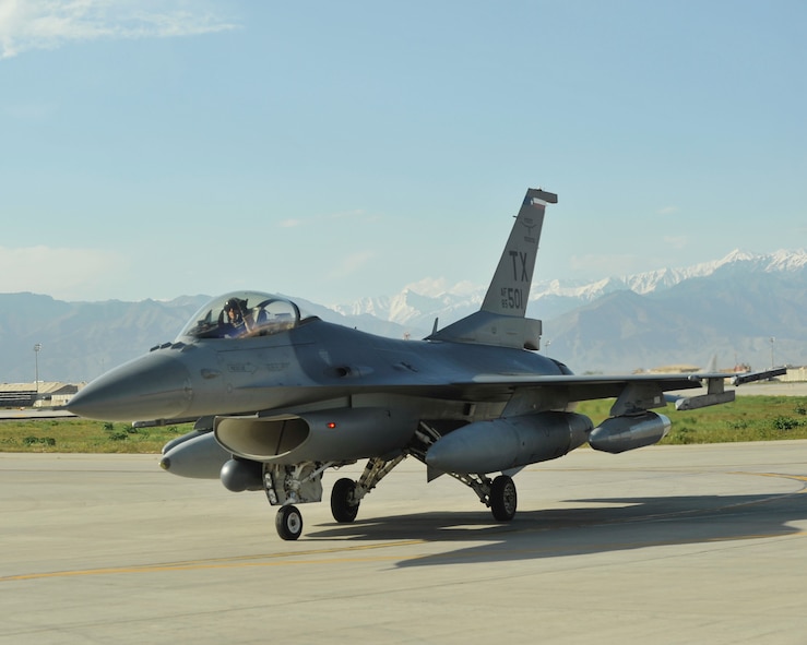 An F-16 assigned to the 457th Expeditionary Fighter Squadron taxis on the flightline at Bagram Airfield, Afghanistan, 27 April, 2016. The F-16 Fighting Falcon is a compact, multi-role fighter aircraft capable of providing close air support to U.S. and coalition forces on the ground. (U.S. Air Force photo by Capt. Korey Fratini/released)