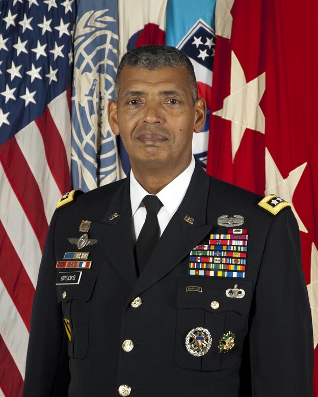 Brooks Takes Command Of UNC, CFC, USFK > U.S. DEPARTMENT OF DEFENSE ...