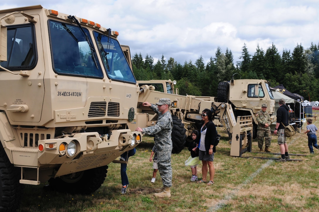 ARLINGTON, Wash.– The 364th participated in the annual Fly-in Air Show held in Arlington, Washington July 7-9. The community event features new and vintage military and civilian aircraft and ground equipment demonstrating the technological changes occurring over time. Soldiers in the 364th ESC provided static displays of current military vehicles and weapons, while providing subject-matter experts to monitor and describe the equipment to the public. 

The ESC coordinated partner-support with the local Army Reserve Recruiting Station, Army Reserve Careers Division and the Washington National Guard to enhance and share the benefits of the community engagement and recruiting event. The event received more than 3,000 visitors.