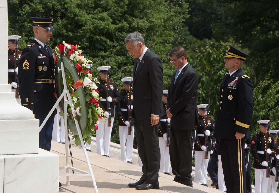 Prime Minister of Singapore Lee Hsien Loong lays a wreath as Defense Secretary Ash Carter looks on at the Tomb of the Unknown Soldier at Arlington National Cemetery in Virginia, Aug. 1, 2016. DoD photo by Navy Petty Officer 1st Class Tim D. Godbee