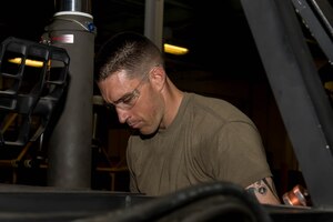 U.S. Army Spc. Daryn Colledge, 168th Aviation Regiment UH-60 Blackhawk Helicopter repair student, practices routine maintenance during class at Fort Eustis, Va., July 28, 2016. Colledge attended Boise State University, Idaho where he earned a bachelor’s degree in communication. (U.S. Air Force photo by Airman 1st Class Derek Seifert)