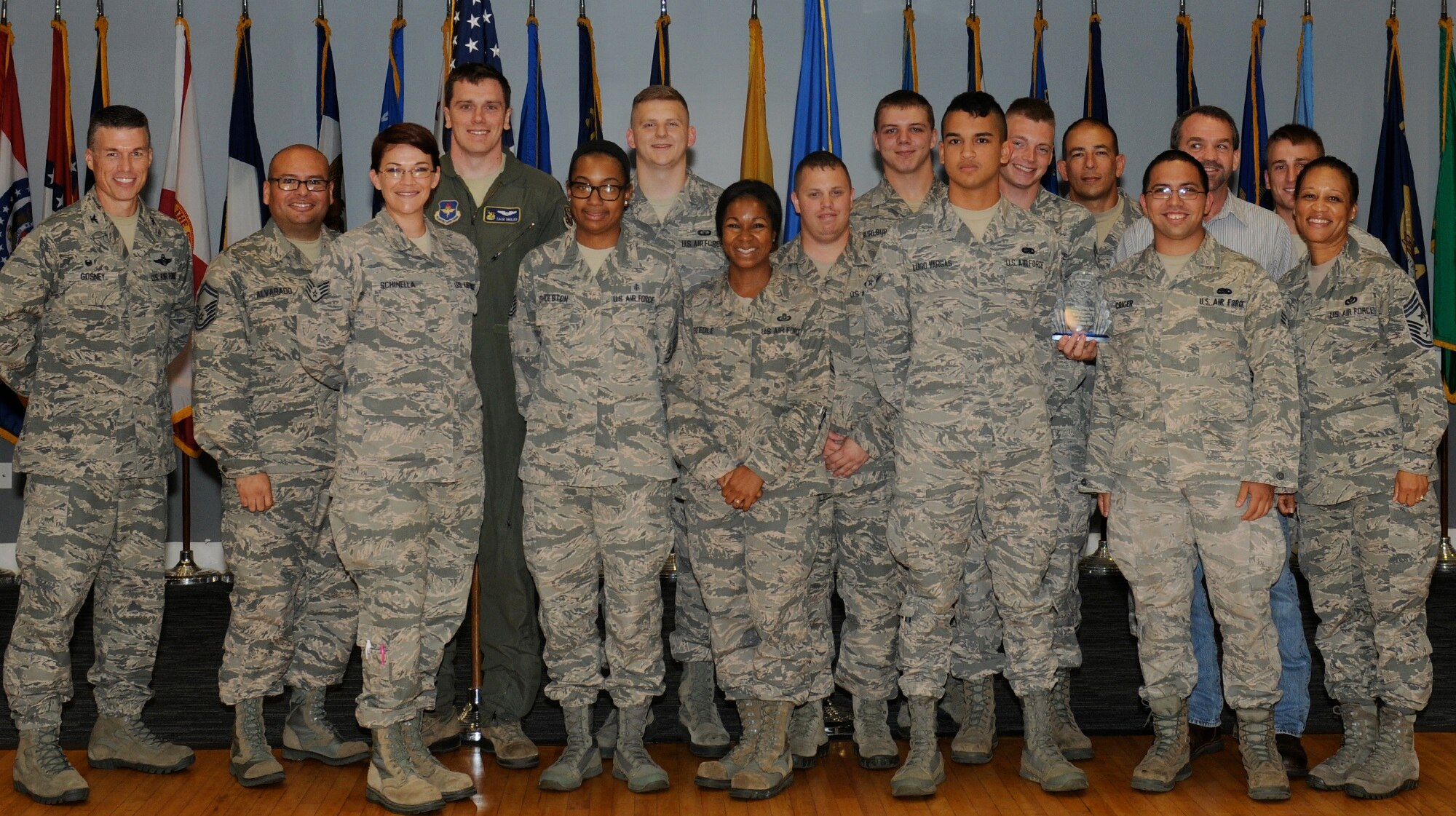quarterly-awards-ceremony-distinguishes-great-performers-columbus-air