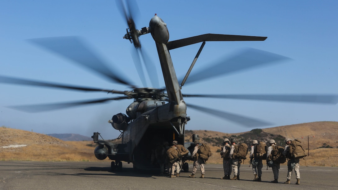 Marines with 3rd Battalion, 1st Marine Regiment board a CH-53E Super Stallion from Marine Heavy Helicopter Squadron (HMH) 462 during a training exercise aboard Marine Corps Base Camp Pendleton, Calif., July 28. Marine Heavy Helicopter Squadron (HMH) 462 along with the Royal Canadian Air Force supported 3rd Battalion, 1st Marine Regiment during Rim of the Pacific (RIMPAC) 2016. 