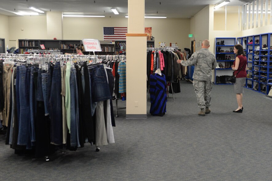 Ricki Selva, spouse of the vice chairman of the Joint Chiefs of Staff, tours the Combined Community Complex at Minot Air Force Base, N.D., August 3, 2016. Selva met with junior enlisted Airmen and company grade officers to discuss quality of life and other important topics. (U.S. Air Force photo/Airman 1st Class Jessica Weissman)
