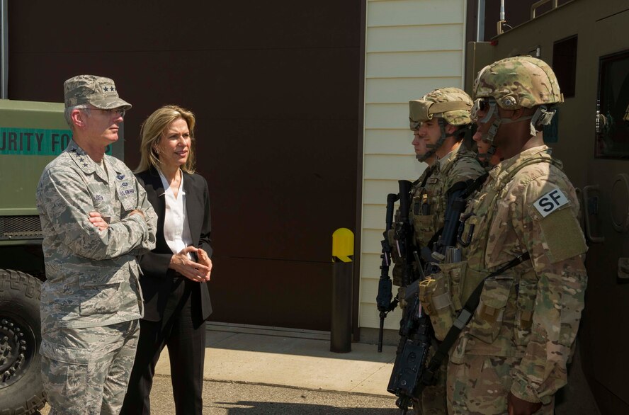Dr. Elizabeth Sherwood-Randall, deputy secretary of energy, and Gen. Paul Selva, vice chairman
of the Joint Chiefs of Staff, receive a post brief from 91st Missile Wing defenders at C-01 missile
alert facility, N.D., Aug. 3, 2016. During their visit to the MAF, Sherwood-Randall and Selva received a
tour of both the top side and launch control center. (U.S. Air Force photo/Senior Airman Apryl Hall)