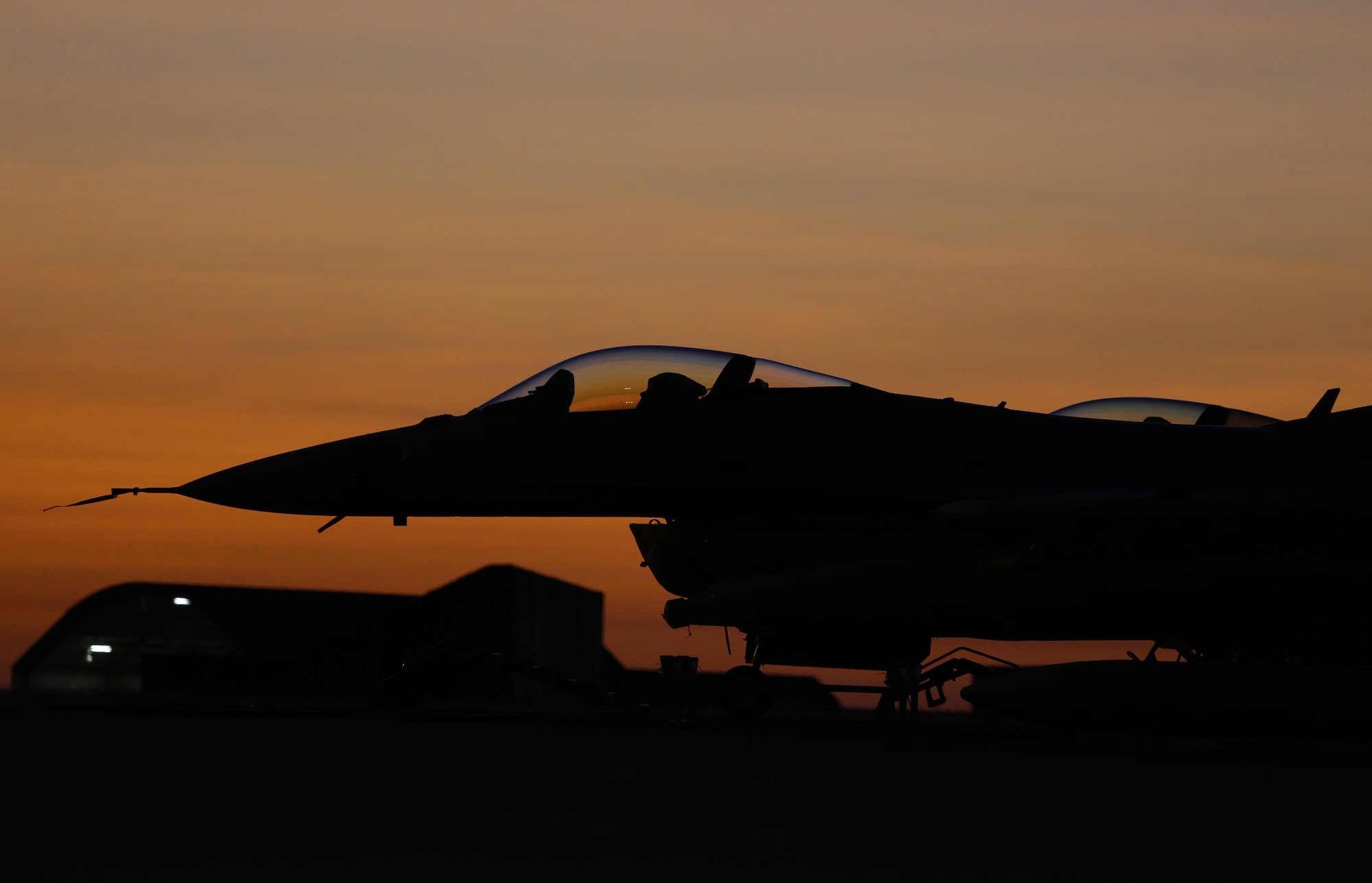 A U.S. Air Force F-16 aircraft sits on the flightline at Royal Australian Air Force (RAAF) Base Darwin during Exercise Pitch Black 2016 (PB16), Aug. 4, 2016. PB16 is scheduled from July 29-19 Aug, 2016, and is the RAAF Chief of Air Force’s biennial capstone international engagement activity with forces drawn from a wide range of regional, coalition and allied nations. (Australian Defence Force photo by LSIS Jayson Tufrey)