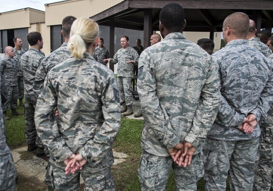 U.S. Air Force Maj. Gen. Richard Scobee, 10th Air Force commander, talks with Airmen from the 476th Maintenance Squadron about the importance of their job, Aug. 6, 2016, at Moody Air Force Base, Ga. The 476th MXS belongs to the 476th Fighter Group, which is an Air Force Reserve unit integrated with the 23d Fighter Group at Moody. (U.S. Air Force photo by Airman 1st Class Janiqua P. Robinson)